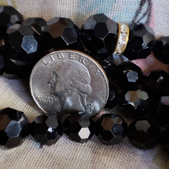 Vintage Black Round Glass Faceted Beaded Gold Tone Triple Strand Necklace EUC - Picture 7 of 9